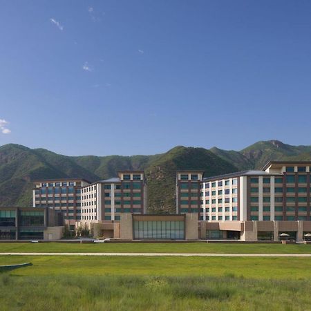 Отель Courtyard By Marriott Chongli Zhangjiakou Экстерьер фото
